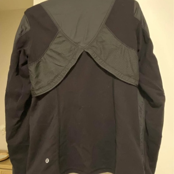 Lululemon Women's Black Jacket - Picture 2 of 3